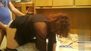 redhead babysitter lo prende in culo poi viene sborrata in faccia